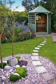 1001 Idees Pour Decorer Son Jardin Des Accessoires Jardin A Faire Soi Meme Jardin Paysager Allees Jardin Jardins