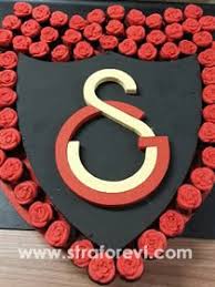 Bu logo resmi yalnızca basit geometrik şekillerden veya metinden oluşur. Galatasaray Logosu Strafor Kesim Straforevi