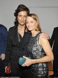 And one pair who got very comfortable were jodie foster and her wife, alexandra hedison. Jodie Foster Cosies Up To Wife Of Two Years Alexandra Hedison Jodie Foster Alexandra Hedison The Fosters