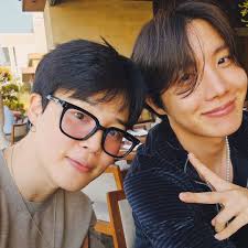 5/7 tannies by jimin. that's our family 💜