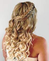 I Know You Ve All Seen This Style Before In Our Feed But It Is Probably The Most S Destination Wedding Hair Wedding Hairstyles For Long Hair Wedding Hairstyles