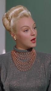 Leslie Brooke's Instagram, Twitter & Facebook