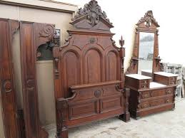 Pin By Dan Miller On Antiques Walnut Bed Victorian Home Decor Victorian Furniture