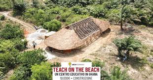Insegnare sulla spiaggia, un centro educativo a Busua, in Ghana