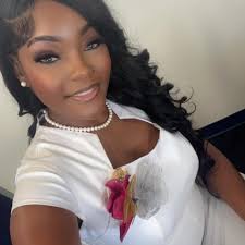 Laquisha Collins's Instagram, Twitter & Facebook