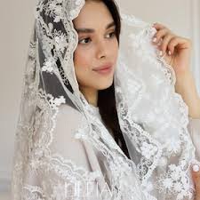 White Mantilla