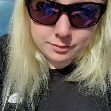 Looking for a rider to take me pillion, I can supply food