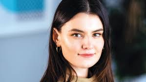 Naomi Harrington's Instagram, Twitter & Facebook