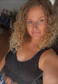 Elisabeth Monroe's Instagram, Twitter & Facebook