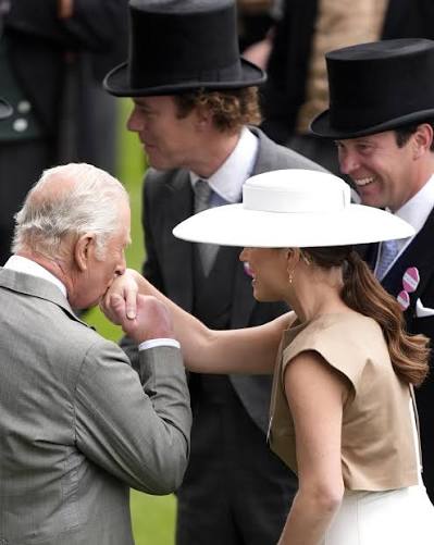 A kiss from Uncle Charles! The King sweetly greeted his niece Princess  Eugenie with a kiss on the hand on day four of Royal Ascot 👑