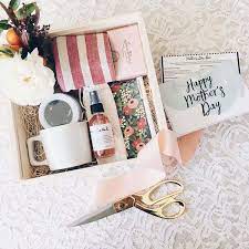 Gift Ideas For Mother In Laws 12 Gift Ideas For Your Mother In Law Giftguide Mother S Day Special Edition Shaadisaga