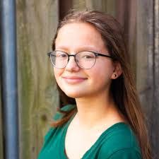 Jillian Bragg's Instagram, Twitter & Facebook