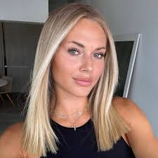 Ça nous décrédibilise" : Cassandra Jullia de nouveau en couple avec Simon  Castaldi, elle explique pourquoi elle n'affiche pas sa relation