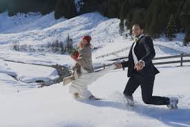 Ein stimmungsvolles märchen fotoshooting im schnee, das perfekte themenshooting oder portraitshooting für den winter. Hochzeitsfotografie After Wedding Shooting Im Schnee Baechtle Com