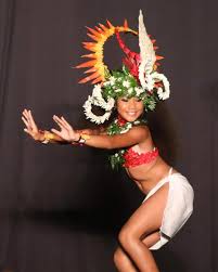 Alle kreuzworträtsel lösungen für »tanz auf hawaii« in der übersicht nach anzahl der buchstaben sortiert. Pin By Ncheek On Tahitian Costumes Hawaiian Woman Hawaiian Dancers Hawaiian Girls