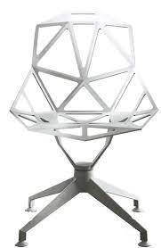 Piña — design jaime hayón, 2014 piña entsteht aus dem wunsch heraus, ein neues sesselkonzept zu schaffen und kombiniert ein umwerfendes stahldrahtgeflecht mit massiven holzbeinen. Chair One Viersternfuss Magis