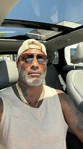 Scott Yates's Instagram, Twitter & Facebook