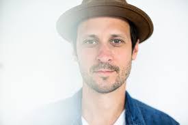 Jonathan Hinde's Instagram, Twitter & Facebook