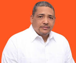 Regidor de Moda en Barahona, Yonis Reyes, pide explicación gasto de RD$21  millones 800 mil da en ayuda alcalde Míctor Fernández; otorga 5 de 10 a  ejecutivo municipal