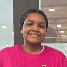 Iris Yates's Instagram, Twitter & Facebook