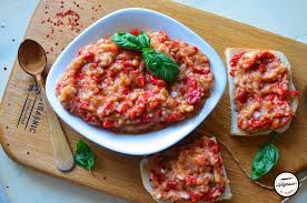 Alegem cu grijă cele mai bune produse. Salata De Vinete Cu Ardei Copti PrÄƒjiturici È™i Altele