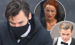 Don't worry, darlingset in the 1950s, the film will star pugh as an unhappy housewife who begins to question her sanity when notices strange occurrences. Olivia Wilde And A Tuxedoed Chris Pine Join To Film Don T Worry Darling In Los Angeles Daily Mail Online