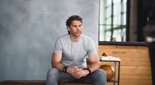 V červnu 2020 byl spatřen ve společnosti modelky dominiky branišové a rychle se začalo spekulovat, že je jeho novou přítelkyní. Move With Jaromir Jagr And Zaland Luxurymag