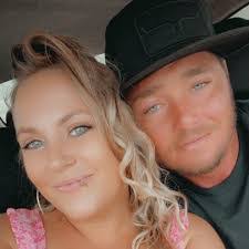 Vicki Condit's Instagram, Twitter & Facebook