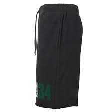 One of the key members of the bucks in the 1970's, russ lee wore these rare white mesh shorts. Milwaukee Bucks Mens Shorts Bucks Basketball Shorts Turnhosen Global Nbastore Com
