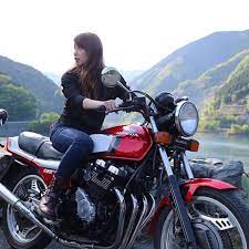 千ぃの跨りシリーズ おいらのcbx 笑 千ぃの跨りシリーズ cbx550f cbx400f 女性ライダー バイク女子 ガールズライダー 有馬ダム nostalgic caferacer カフェレーサー 旧車 バイク好きな人と繋がりたい カメラ好きな人と繋 バイク 女子 バイカーの女の子