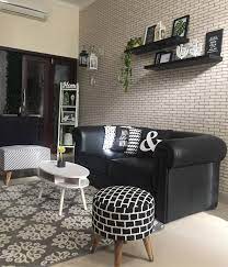 Karpet ini juga dapat dijadikan sebagai area duduk ketika jumlah tamu cukup banyak. Sofa Unik Untuk Ruang Tamu Kecil Ruang Tamu Rumah Dekorasi Ruang Tamu Ide Sofa Ruang Tamu