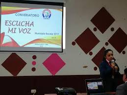 POR EL DÍA DE LA JUVENTUD En el auditorio de la Biblioteca Pública  Municipal "Néstor Gastañadui Sánchez", se reunieron los principales lideres  escolares de 6 instituciones educativas, con las autoridades municipales,  educativas