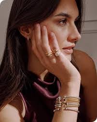 Helena Ring's Instagram, Twitter & Facebook