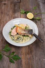 Rezept Fur Spinatrisotto Mit Knusprigen Lachsfilets Rezept Risotto Lachsfilet Spinat