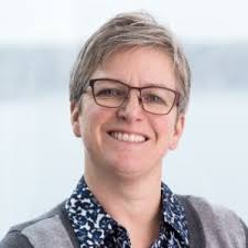 Karen Moen's Instagram, Twitter & Facebook