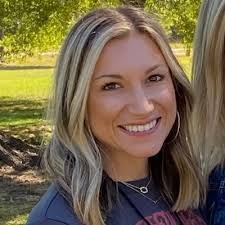 Kayla Hart's Instagram, Twitter & Facebook