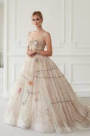 24 settembre 2019 sfilata dior primavera estate 2020. Pin Di Zefinkastore Su Chiara Abiti Da Sposa Dior Vestito Da Sera Abito Dior