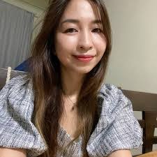 Emily Chua's Instagram, Twitter & Facebook