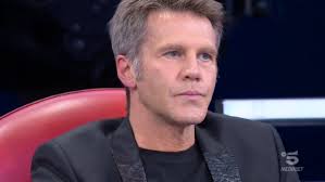 Ma un re, un re come carlo di borbone i savoia se lo sognano, e che gli effetti di quel regno illuminato si riflessero a lungo sui. Vittoria E Luisa Figlie Di Emanuele Filiberto Chi Sono Eta Altezza