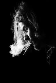 Epingle Par Fallingstonewalls Sur La Vie En Noir Et Blanc Kurt Cobain Photo Noir Et Blanc Artistes Musicaux