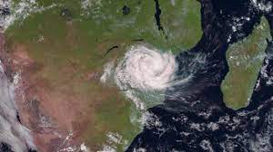 Cyclones are tropical storms that occur in the indian ocean. Ciclone Idai Migliaia Di Bambini Da Aiutare Cinque Colonne Magazine