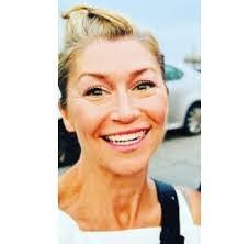 Lorie Lloyd's Instagram, Twitter & Facebook