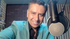 Jesse Vázquez de 'Radio Latina 104.5 FM TIJ'; la responsabilidad de  entretener, divertir e informar
