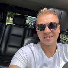 What's the difference between Motul 5100 and 300V?