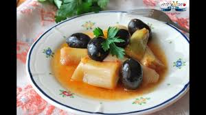 Aceasta reteta de praz cu masline a fost incercata si de catre citititorii nostri fac acasa paine, preparate din carne, umplu bors, fac tot felul de conserve pentru iarna. Mancare De Praz Cu Masline Youtube