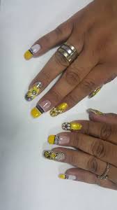 Ver más ideas sobre uñas decoradas con flores, uñas decoradas, disenos de unas. Blower Factory Floresta Pa Twitter Inspiracion Amarillo Flores Contrastes Con Cafe Negro Entre Otros Que Resaltan La Vitalidad Y La Luz Que Nos Produce Este Bello Color Unas Nail Nails Nailart Amarillo