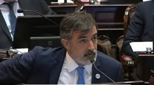 Bullrich, i̇sveçli inşaat ve geliştirme şirketinin arjantin hükümetine kuzey arjantin'de bir boru hattının inşası için aşırı ücret uyguladığı iddia. Esteban Bullrich Romper Contratos Y Reglas No Le Hace Bien A La Argentina Del Futuro Radio Mitre