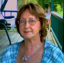 Lisa Raye with her sister Da Brat and her wife Judy 🫶🏾💯🤍🤍🤍😍🥰 Family  🫶🏾