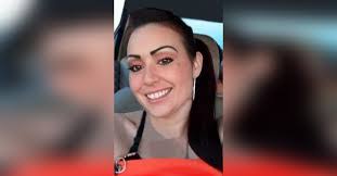 Amanda Sluder's Instagram, Twitter & Facebook