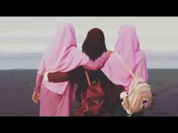 Gambar kartun berhijab sahabat keren bestkartun 22 05 2019 gambar kartun berhijab sahabat keren halo apakabar teman teman yang admin cintai kali ini kami akan mengulas terkait tentang wallpaper kartun ini merupakan yang amat banyak sekali karena di dalam postingan ini sangat. Kumpulan Foto Foto Persahabatan Dengan Cara Ber Niqab Youtube